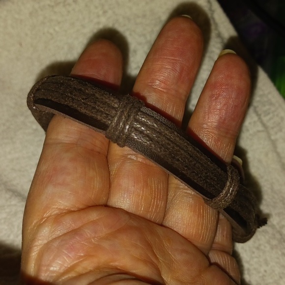 Handmade Leather Unisex Bracelet - Picture 1 of 4